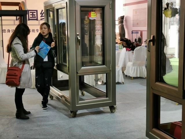 断桥铝窗